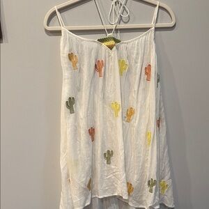 Francesca's Collections Cream Sleeveless Embroidered Cactus Tunic